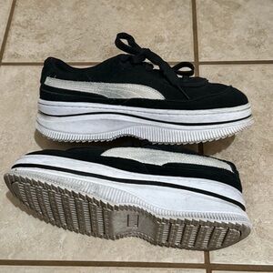 Puma Deva Sneakers - Black - Suede - Size 8 - RARE